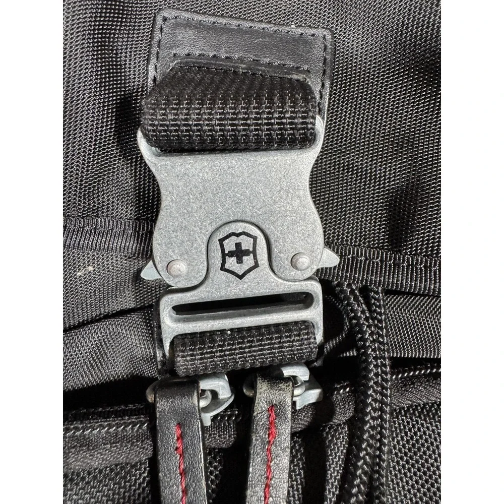 Victorinox Swiss Army Black 17
